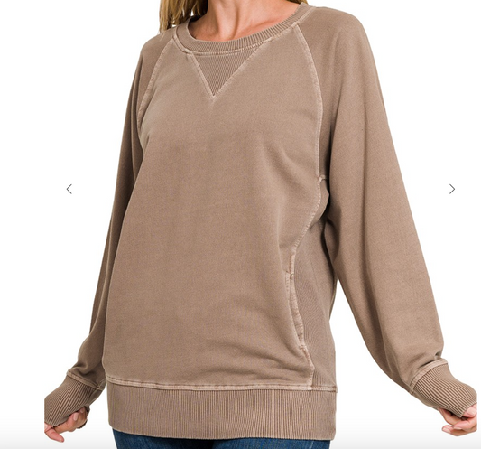 Pullover With Pockets in Mocha